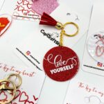 5cm Personalized Round Glitter Acrylic Keychain - Image 5