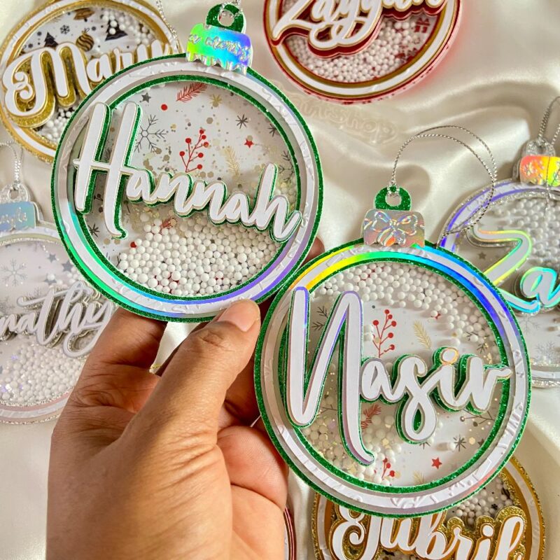 Personalized shaker christmas ornament